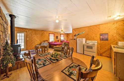 Bellevue Apartamento | Cozy Spragueville Studio Cabin por el río Maquoketa