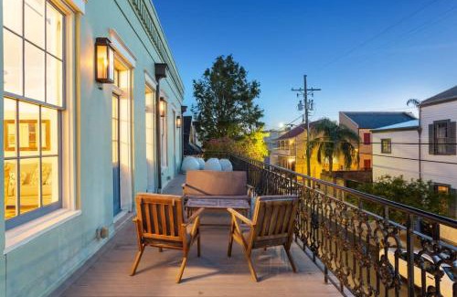 Faubourg Marigny Casa | The Burgundy House #1 Steps to the French Quarter