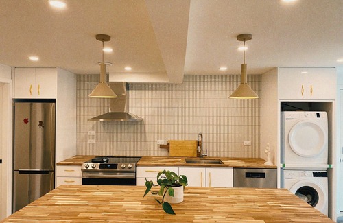 Revelstoke Casa | The Burrow - Downtown Revelstoke