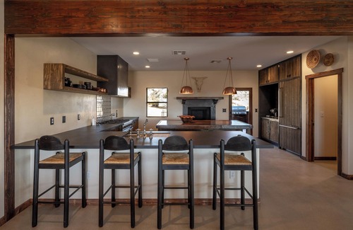 Pioneertown Casa | The Bust'n B Ranch - Saltwater Pool and Spa - Views - Sauna - Pioneertown