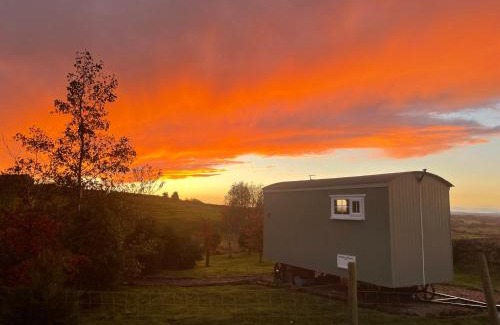 Hallington Casa | The Buteland Stop Rosie off grid Shepherds Hut