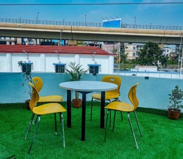 Kolkata Apartamento | The Bypass Nest-with Private Cozy Attached Terrace