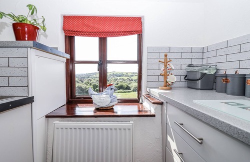 Commonmoor Casa | THE BYRE, pet friendly, character holiday cottage in St Cleer