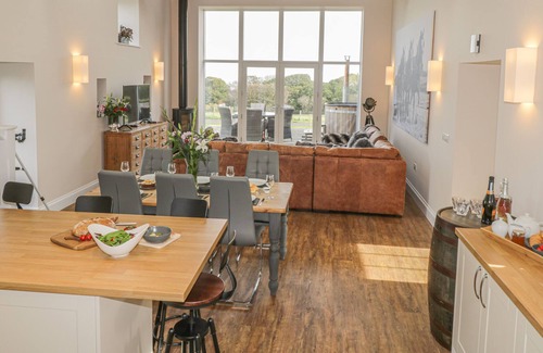 Briggswath Casa | THE BYRE, pet friendly, luxury holiday cottage in Whitby