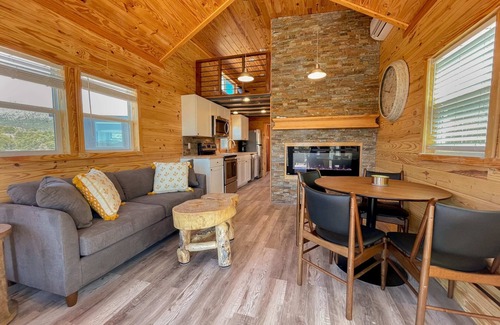 Canon City Cabina | The Cabin Summary: Th