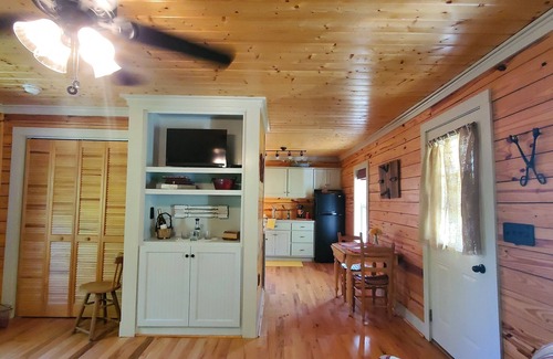 King Cabina | The Cabin - The Hot Tub is Ready! Get Cozy Time!!