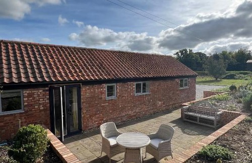 Toft Monks Casa | The Calf Shed - cozy cottage in peaceful Norfolk countryside