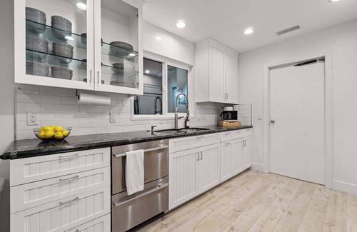 Mission Hills Casa | The California III - A Luxury Mission Hills Duplex - Hot Tub, Grill, Private Bal