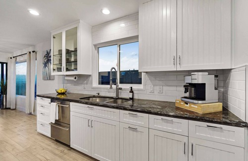 Mission Hills Casa | The California III - A Luxury Mission Hills Duplex - Hot Tub, Grill, Private Bal