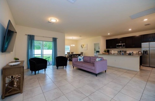 Trafalgar Casa | The Cape Escape! Relax with your family and friends in this peaceful, pool home!