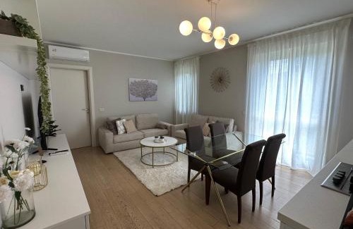 Sesto Calende Apartamento | The Captain Apartments Marina next to Verbella Leonardo Academy MXP