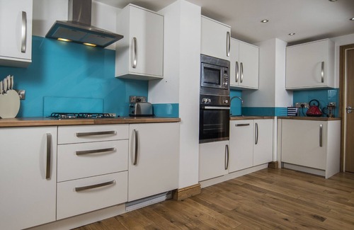 Borth-y-Gest Cabaña | The Captain's Penthouse