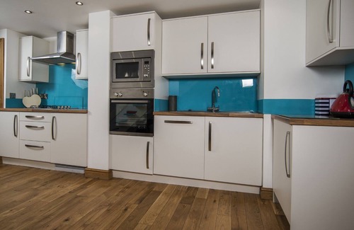 Borth-y-Gest Cabaña | The Captain's Penthouse