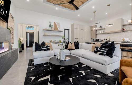 Peaceful Valley Casa | The Carlisle Luxe Villa