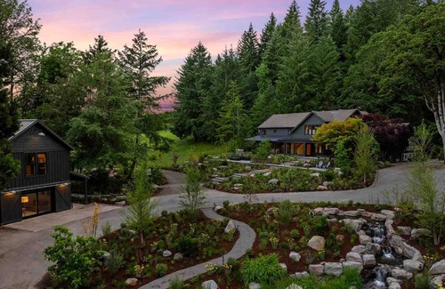Dayton Casa | The Carly Estate | Luxe Wine Country Experience w/ 2 Homes, Entire Lake, Trails & 21 Gorgeous Acres