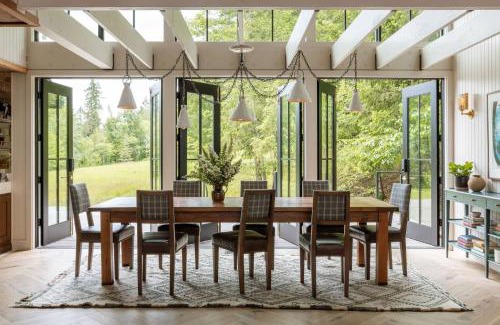 Carlton Casa | The Carly Fern Lodge