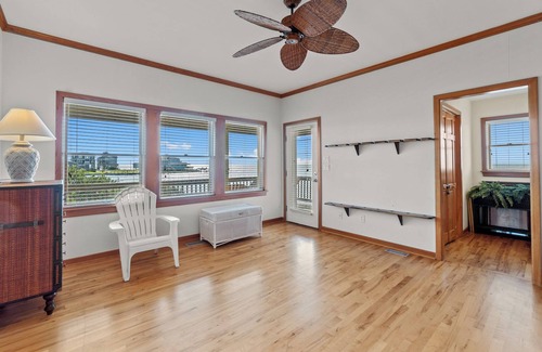 Brigands' Bay Casa | The Carolina Moon | Canalfront | Frisco | Sleeps 8