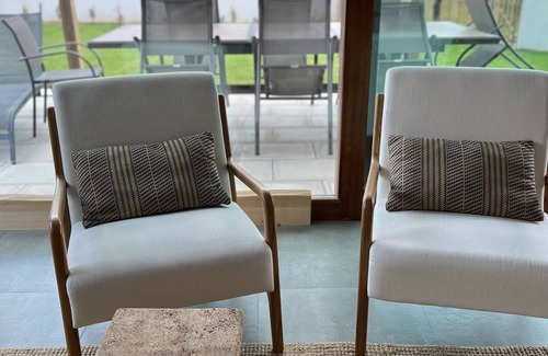 Abrantes Casa | The Carpinteira Lake House - a refuge in Castelo de Bode with private access to the lake.