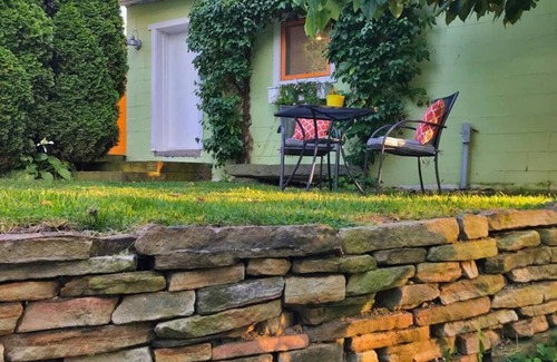 Harpers Ferry Cabaña | The Carriage House at Carrot Top Cottage