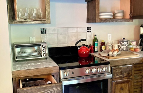 Asheville Cabaña | The Carriage House, elegance and nature in Asheville