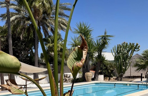 Betera Villa | Villa reformada con todas las comodidades, piscina, jacuzzi, cerca del centro de Valencia.