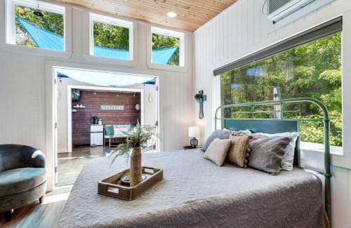 Weatherford Casa | The Casa Estiva- A Restful Getaway in the Forest in Weatherford, TX