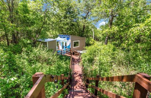 Weatherford Casa | The Casa Estiva- A Restful Getaway in the Forest in Weatherford, TX