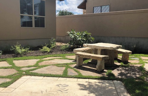 Gruene Casa | Romantic Casita walking to Gruene Historic District with private river access