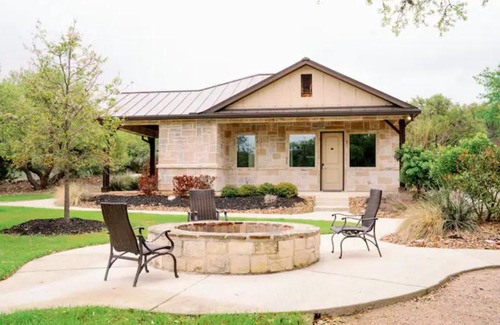 Spring Branch Cabina | The Casitas at Hidden Falls