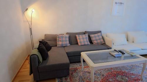Orebro Apartamento | The castle & stay