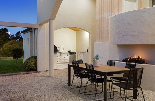 Sefton Casa | THE CASTLE SUITE - SEFTON HOLIDAY HOME in North Canterbury