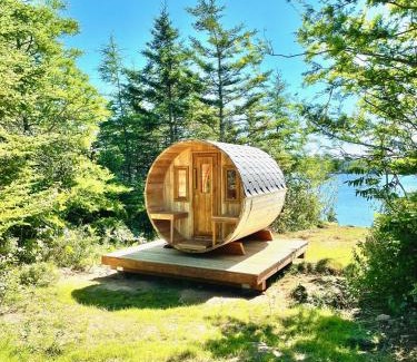 Salmon River Road Casa | The Cedar at Mira Riverfront Getaway