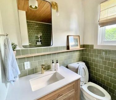 Salmon River Road Casa | The Cedar at Mira Riverfront Getaway