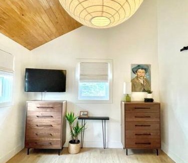 Salmon River Road Casa | The Cedar at Mira Riverfront Getaway