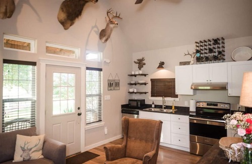 Gruene Casa | The Cedar Lodge at Gruene B&B