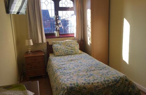 Nuneaton Cama Y Desayuno | The Cedars House B&B
