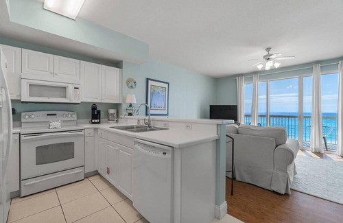 Miramar Beach Condominio | The Celadon Escape - Canopy Vacations