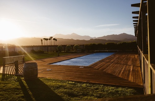 Renwick Casa | The Cellar Door - Blenheim Holiday Home