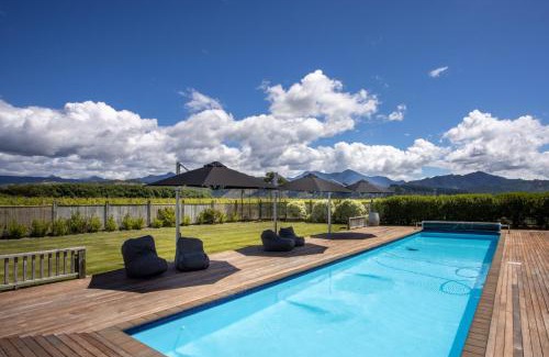 Renwick Casa | The Cellar Door - Blenheim Holiday Home