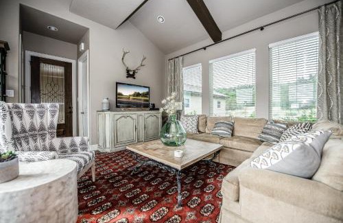 Spring Branch Casa | The Century Oaks