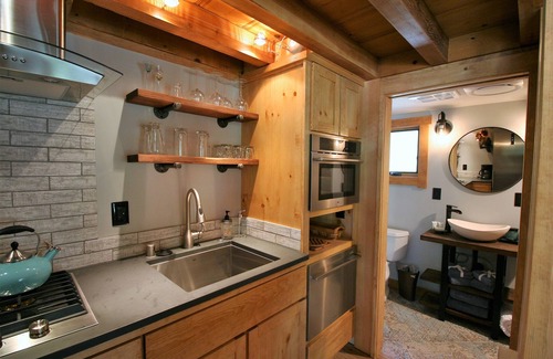 Pineland Cabina | The Chalet 300: Sunnyside West Shore Lake Tahoe - Romantic Cabin at Lake Tahoe