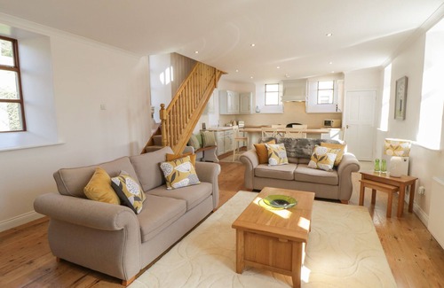 Redcar Cabaña | THE CHAPEL, pet friendly, with a garden in Saltburn-By-The-Sea