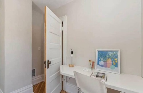 Iowa City Casa | The Charleston-Charming Historic District Home