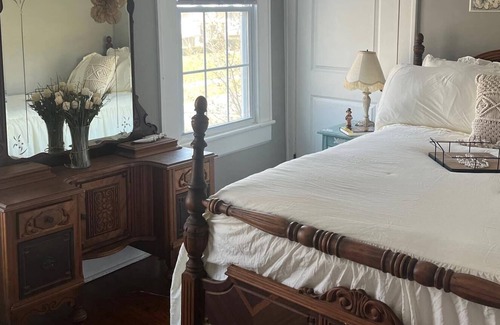 Willoughby Casa | The Charmer