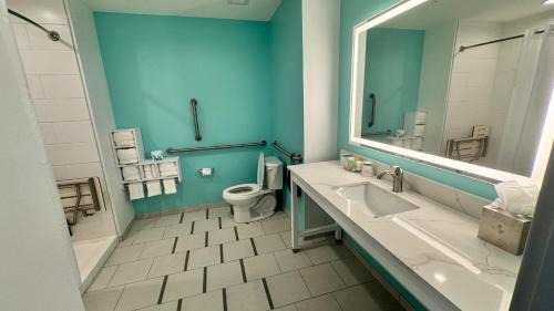 Clearwater Beach Hotel | The ChartHouse Hotel