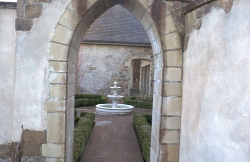 Carver Otro | The Chateau de Lis - A Luxury Old World Resort