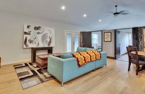 Manchaca Casa | The Chateau Unit C