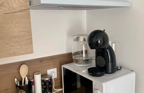Villepinte Apartamento | The Cherry Tree, near Paris Roissy CDG Airport, Disneyland, Asterix, Exposition