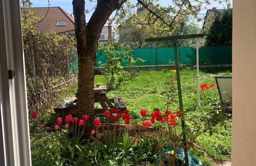Villepinte Apartamento | The Cherry Tree, near Paris Roissy CDG Airport, Disneyland, Asterix, Exposition