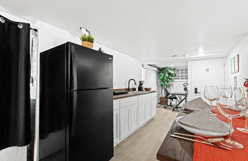 Detroit Apartamento | The Chill Cellar